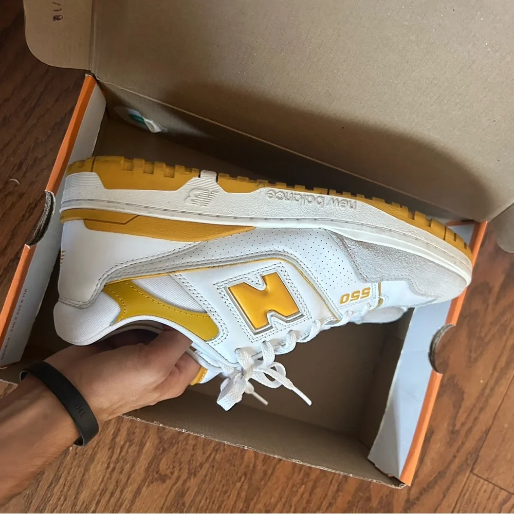 New Balance 550 White and Yellow Sneakers - Picture 6 of 6